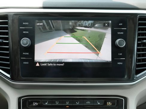 Used 2022 Volkswagen Atlas SE w/ Panoramic Sunroof Package FWD image 14