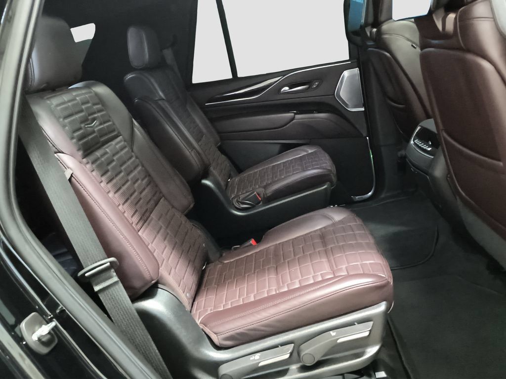 Used 2022 Cadillac Escalade Sport Platinum AWD/4WD image 9