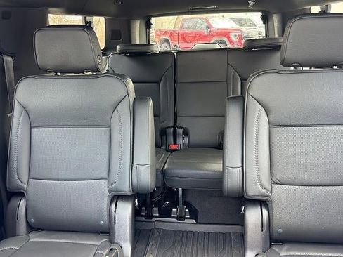 Used 2024 GMC Yukon XL Denali w/ Advanced Technology Package image 39