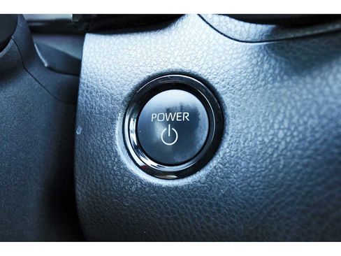 Used 2025 Toyota Camry SE image 26