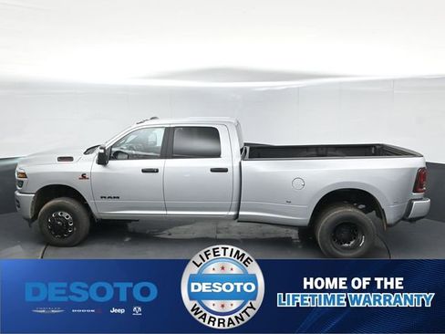 New 2026 RAM 3500 Big Horn AWD/4WD image 34