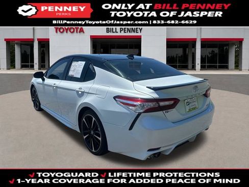 Used 2020 Toyota Camry XSE FWD image 3