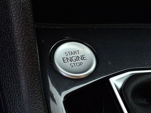 Used 2024 Volkswagen Tiguan SE FWD image 22