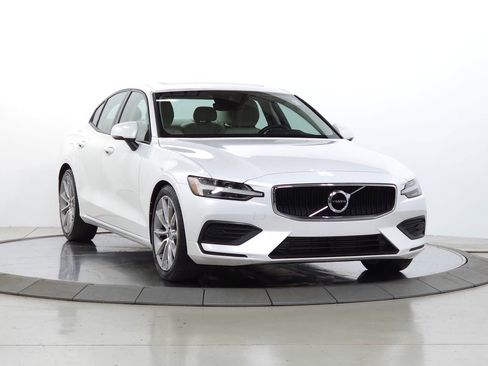 Used 2019 Volvo S60 T5 Momentum FWD image 1