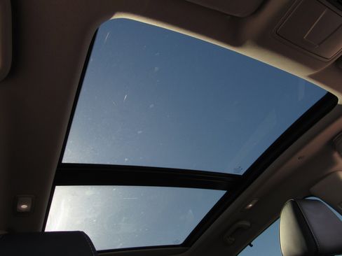 Certified 2023 Acura MDX FWD w/ Technology Package image 8