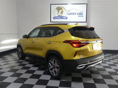 Used 2021 Kia Seltos SX w/ SX Sunroof Package AWD/4WD image 11
