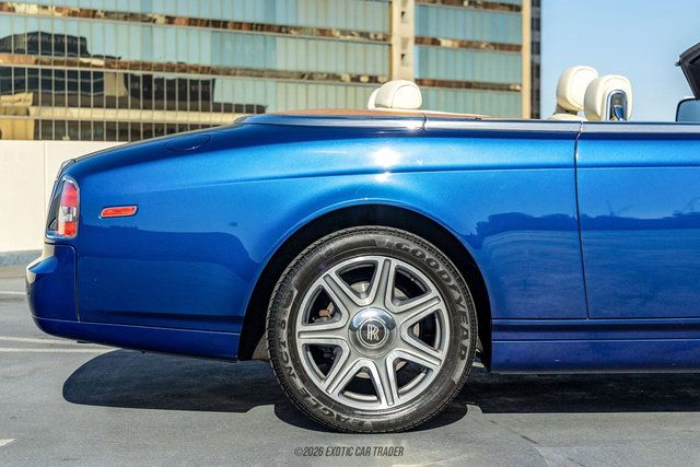 Used 2010 Rolls-Royce Phantom Drophead Coupe RWD image 10