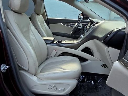 Used 2020 Lincoln Nautilus Reserve AWD/4WD image 9