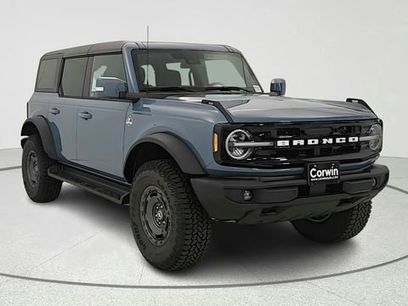 New 2025 Ford Bronco Outer Banks w/ Sasquatch Package