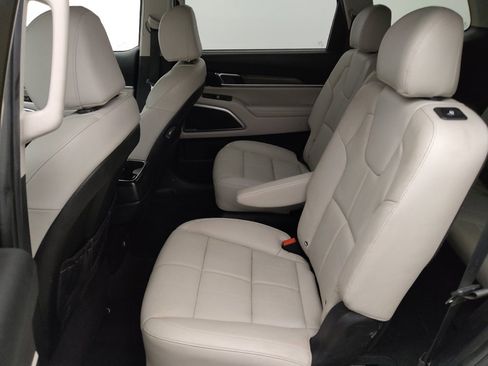 Used 2021 Kia Telluride EX w/ EX Premium Package FWD image 18