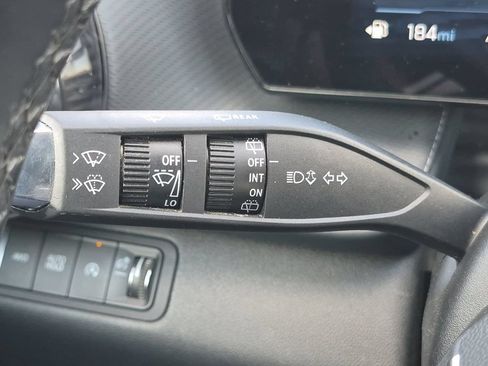 Used 2026 Chevrolet Equinox LT AWD/4WD image 27