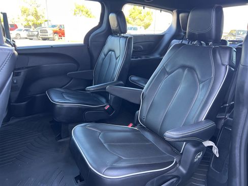 Used 2023 Chrysler Pacifica Limited w/ Uconnect Theater Family Group AWD/4WD image 26