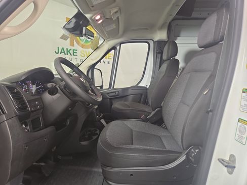 Used 2025 RAM ProMaster 2500 w/ Safety Group FWD image 12