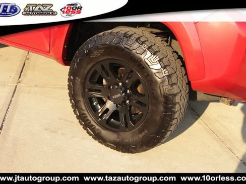 Used 2019 Toyota Tacoma SR5 AWD/4WD image 8