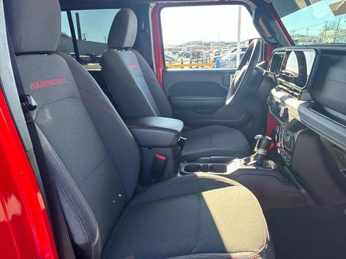 Used 2024 Jeep Wrangler Unlimited Rubicon image 34