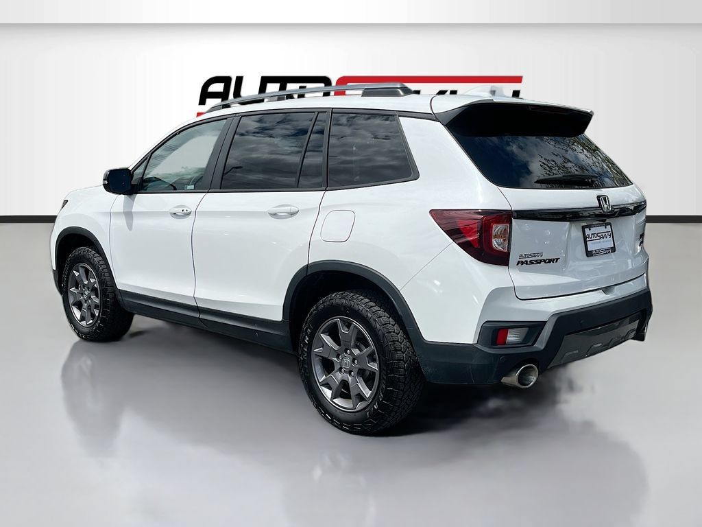 Used 2024 Honda Passport TrailSport image 5