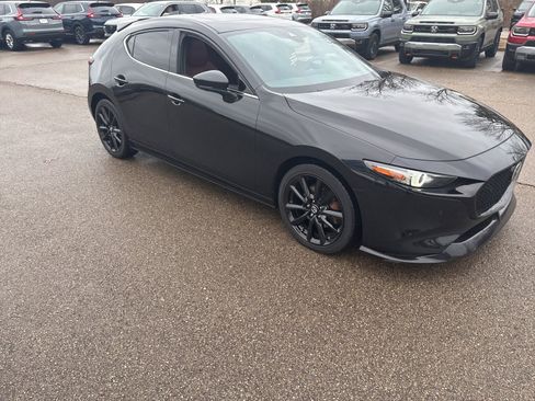Used 2021 MAZDA MAZDA3 Hatchback w/Premium Plus Pkg image 15