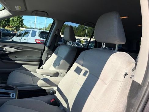 Used 2019 Honda Pilot EX image 10