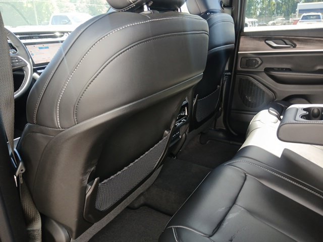 New 2027 Jeep Grand Cherokee Limited AWD/4WD image 17