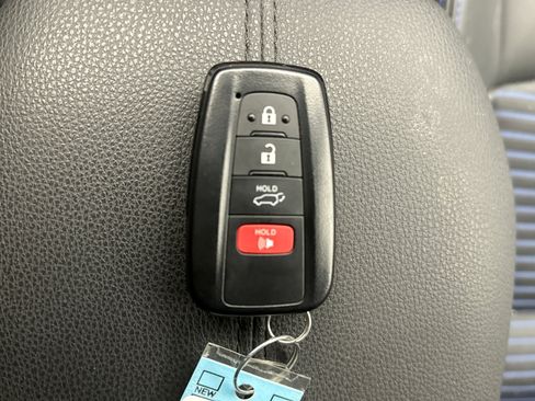 Used 2024 Toyota RAV4 XSE AWD/4WD image 10