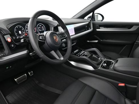 New 2026 Porsche Cayenne Coupe image 4