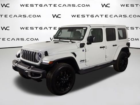 Used 2025 Jeep Wrangler Unlimited Sahara AWD/4WD image 1