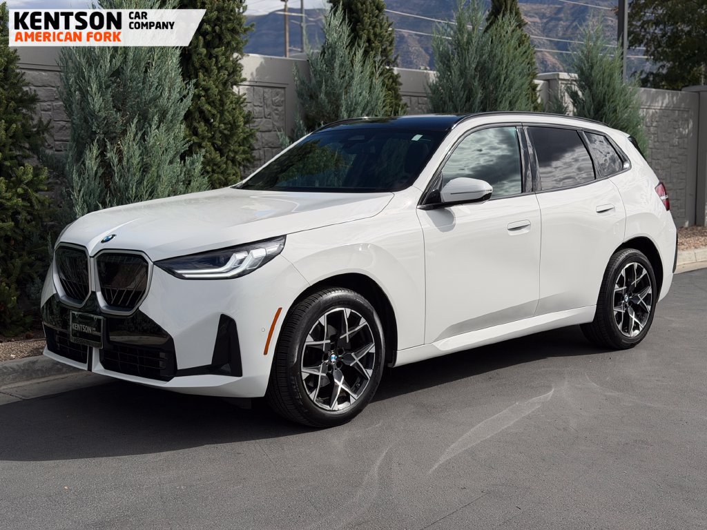 Used 2025 BMW X3 xDrive30i AWD/4WD image 3