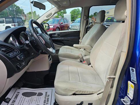 Used 2013 Dodge Grand Caravan Crew FWD image 14