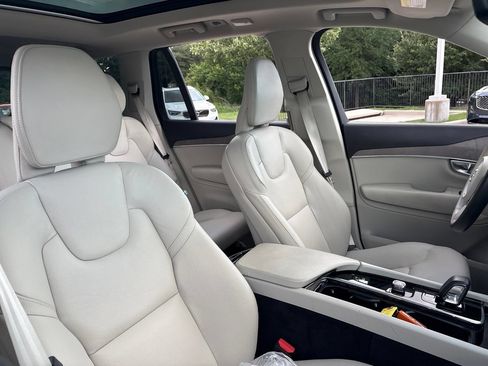 Certified 2023 Volvo XC90 B6 Core w/ Protection Package Premier AWD/4WD image 13