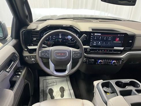 New 2026 GMC Sierra 1500 SLT w/ X31 Off-Road Package image 5