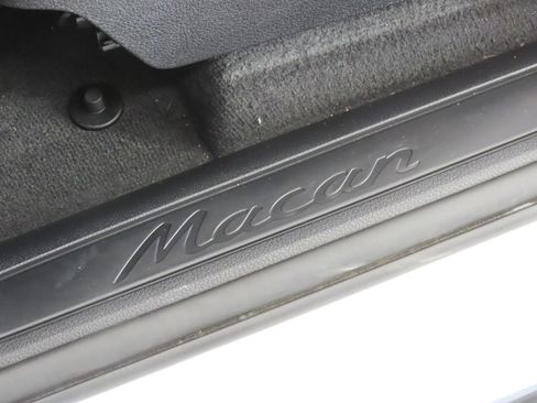Certified 2026 Porsche Macan AWD/4WD image 42