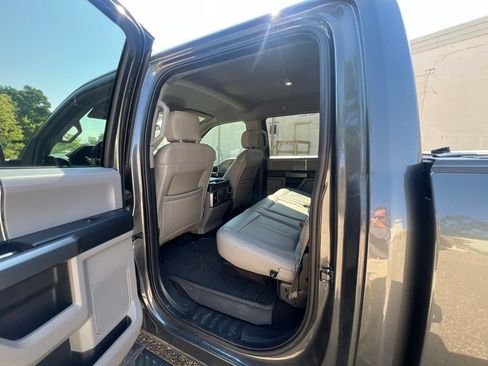 Used 2019 Ford F150 XLT w/ Equipment Group 302A Luxury AWD/4WD image 23