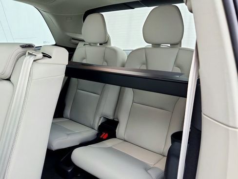 New 2025 Volvo XC90 B6 Plus w/ Protection Package Premier image 32