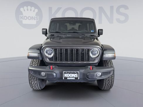 Used 2024 Jeep Wrangler Rubicon w/ Convenience Group image 11