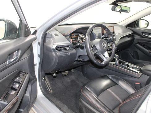 Used 2024 Nissan Altima 2.5 SR FWD image 14