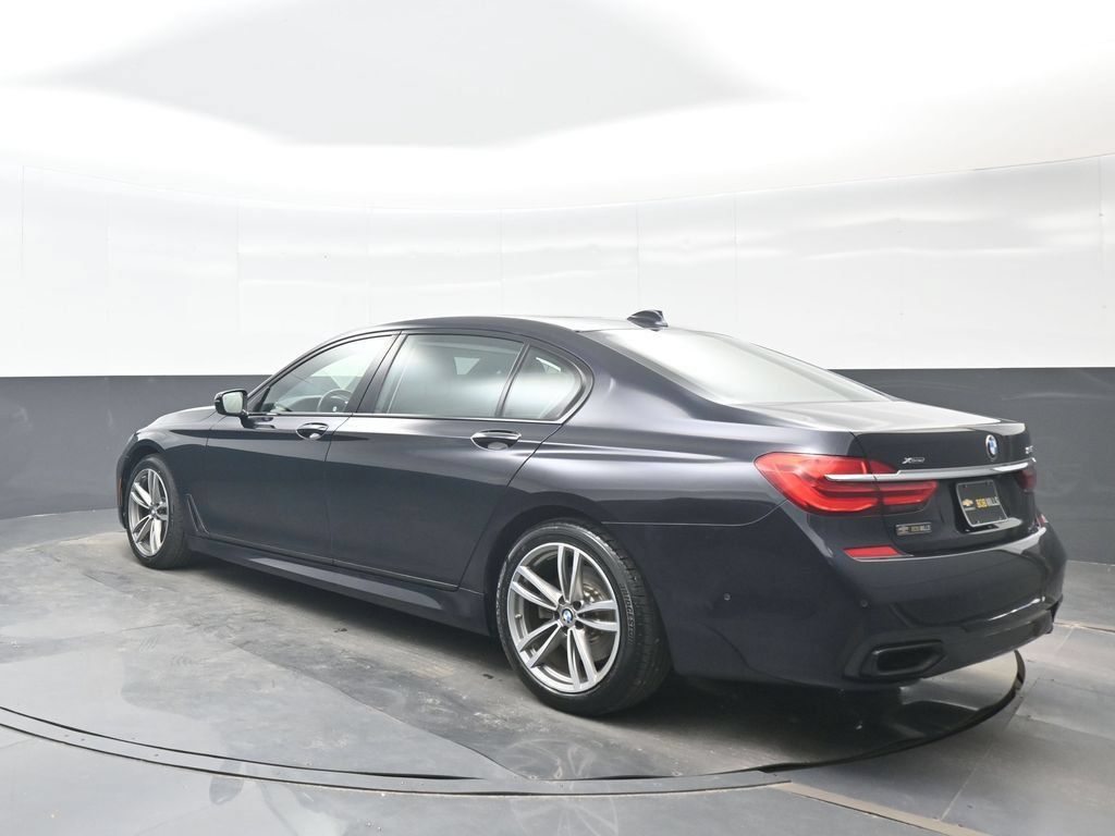 Used 2018 BMW 750i xDrive AWD/4WD image 4