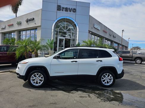 Used 2015 Jeep Cherokee Sport w/ Sport Appearance Group image 4