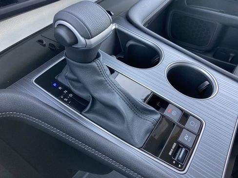 Certified 2025 Toyota Sienna XLE image 23