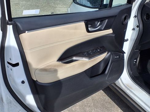 Used 2018 Honda Clarity Plug-In Hybrid image 17