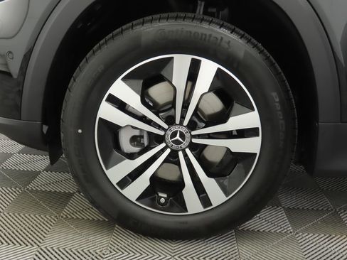 Certified 2025 Mercedes-Benz GLB 250 image 30