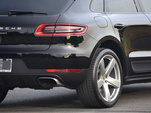 Used 2017 Porsche Macan AWD/4WD image 18