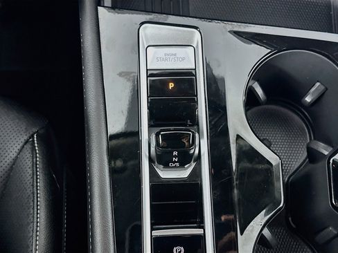 Used 2025 Volkswagen Atlas SE AWD/4WD image 25