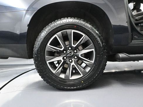 Used 2021 Chevrolet Suburban Z71 w/ Rear Media and Nav Package image 17