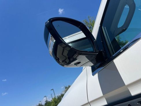 Used 2026 Lincoln Navigator Premiere AWD/4WD image 43