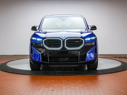 Used 2023 BMW XM AWD/4WD image 2