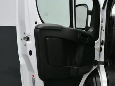 Used 2025 RAM ProMaster 2500 w/ Convenience Group image 13