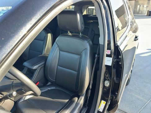 Used 2023 GMC Acadia SLT image 28