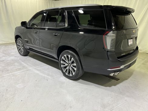 Used 2025 Chevrolet Tahoe High Country AWD/4WD image 8