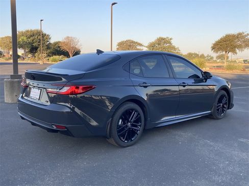 New 2026 Toyota Camry SE image 5