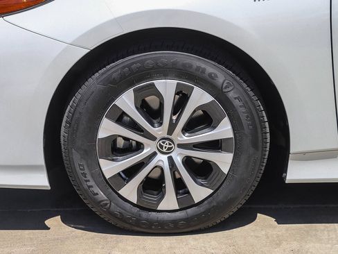 Certified 2022 Toyota Prius Prime XLE FWD image 10